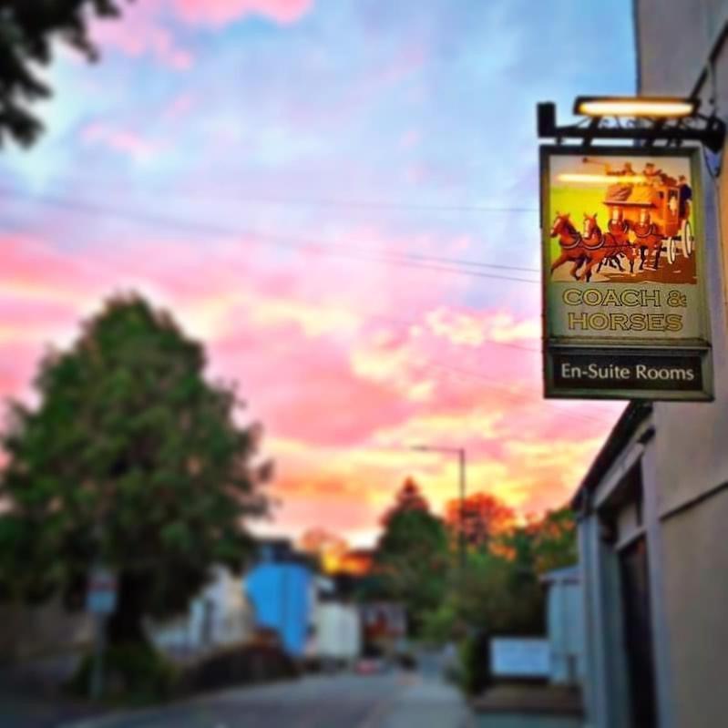 The Coach And Horses Inn Chepstow Exteriör bild