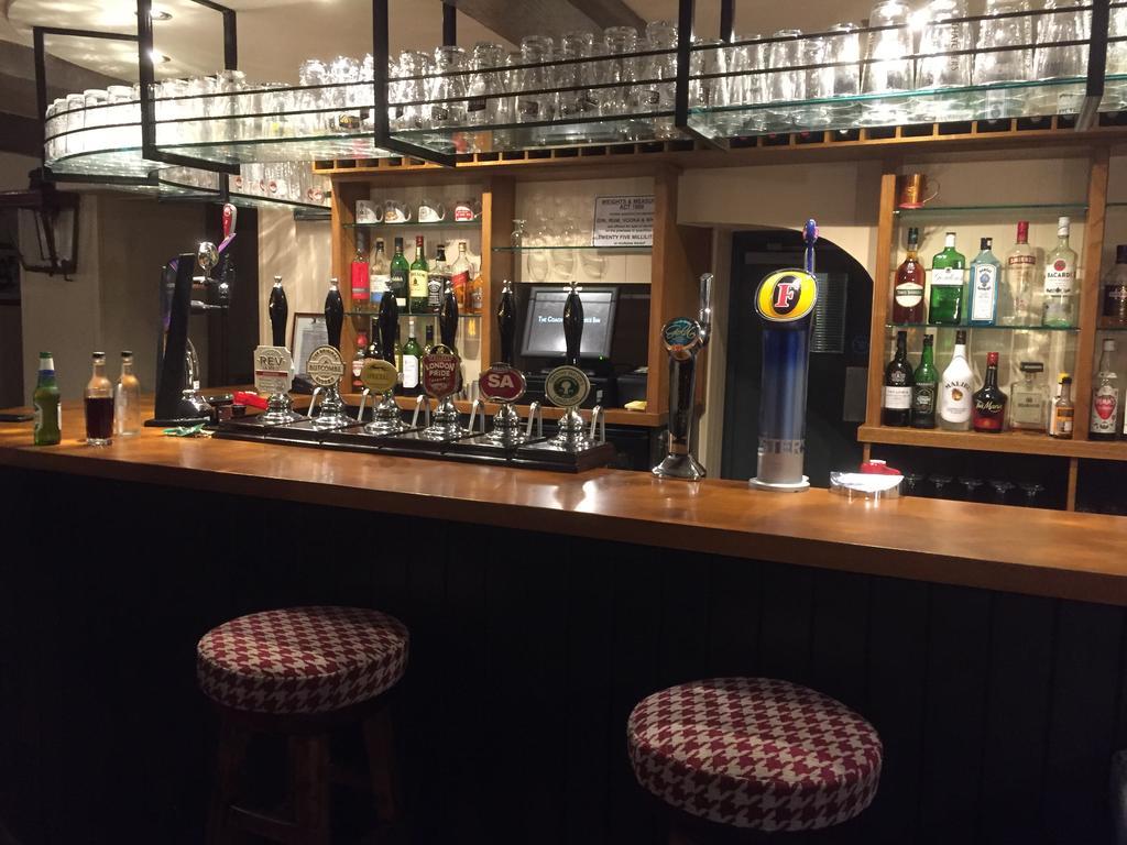 The Coach And Horses Inn Chepstow Exteriör bild