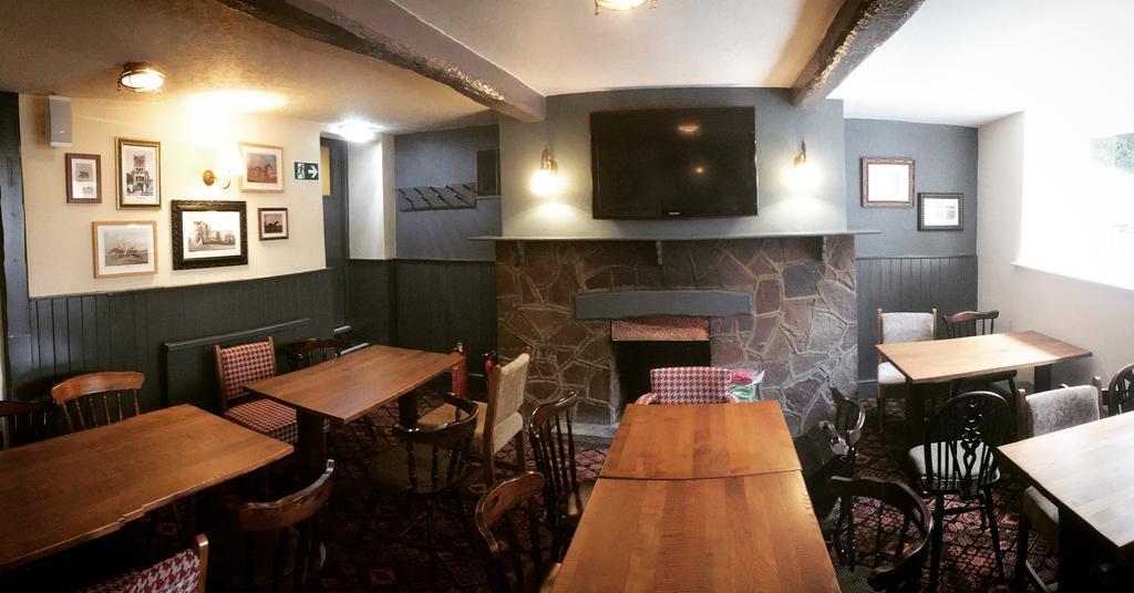The Coach And Horses Inn Chepstow Exteriör bild