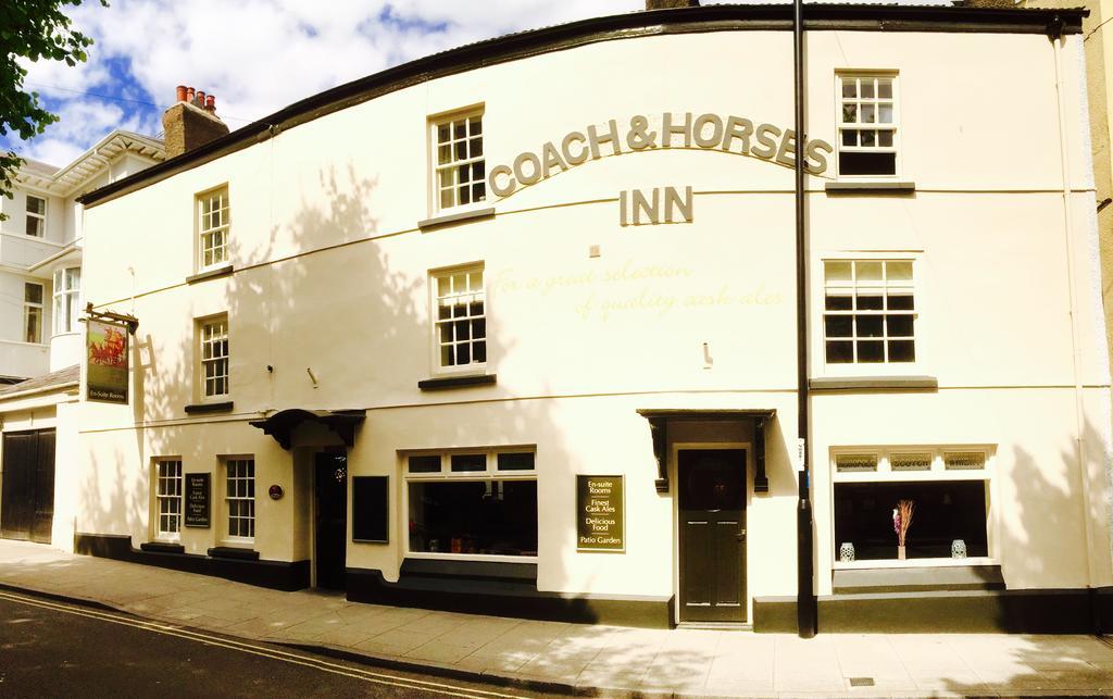 The Coach And Horses Inn Chepstow Exteriör bild
