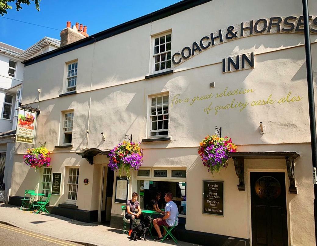 The Coach And Horses Inn Chepstow Exteriör bild