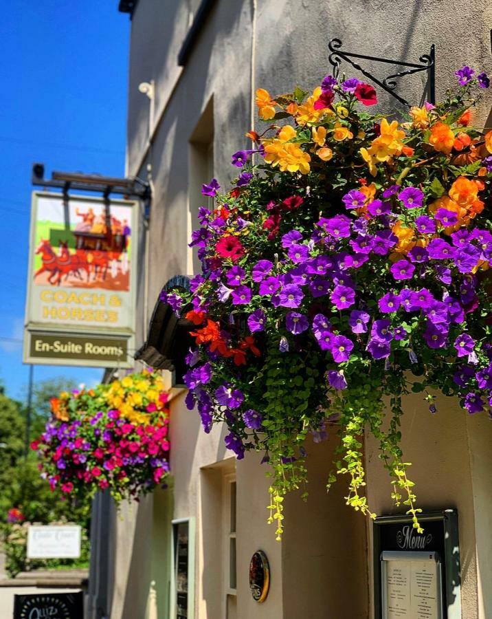 The Coach And Horses Inn Chepstow Exteriör bild